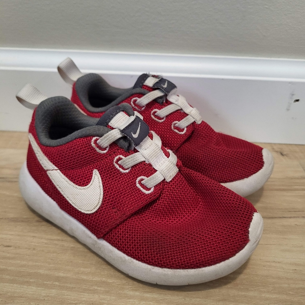 Nike red sneaker